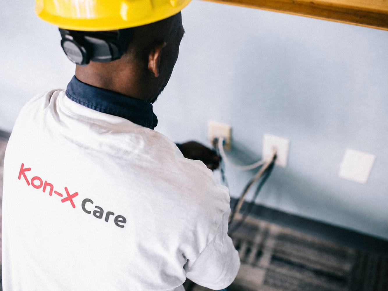 Kon‑X Care technician at work